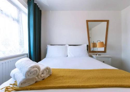 Tilehurst House | Reading - 3-Bed House - Sleeps 6 - Garden - WiFi