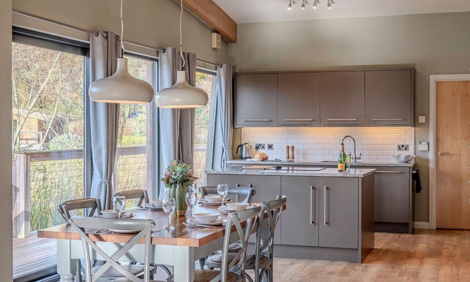 Richmond Cottage | Rebecca - a lodge that sleeps 6 guests in 3 bedrooms