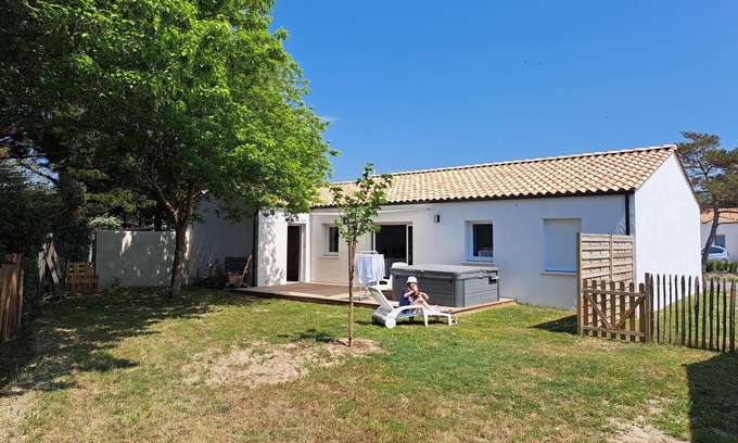 Notre-Dame-de-Monts House | Recent 100m2 house + terrace with 6-seater SPA - in a quiet cul-de-sac.