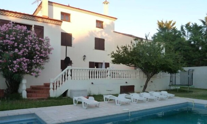 Coulobres Villa | Recent 400 m² villa sleeps up to 21 with pool and sports room in Hérault