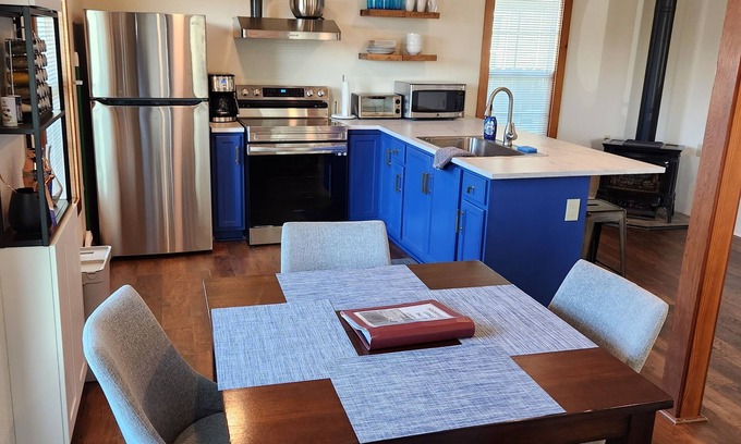 Fort Bragg House | Recently Renovated Cottage Located 2 Blocks From Ocean & Coastal Trails