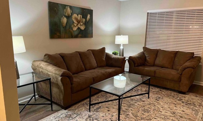 Valdosta House | Recently updated 3 Bedroom Home with Patio