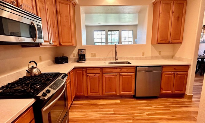 Winter Park House | Recently updated townhouse in perfect downtown location - walk everywhere!