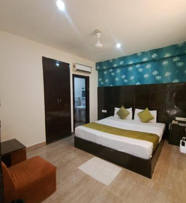 Payyanur Hotel | red essence boutique
