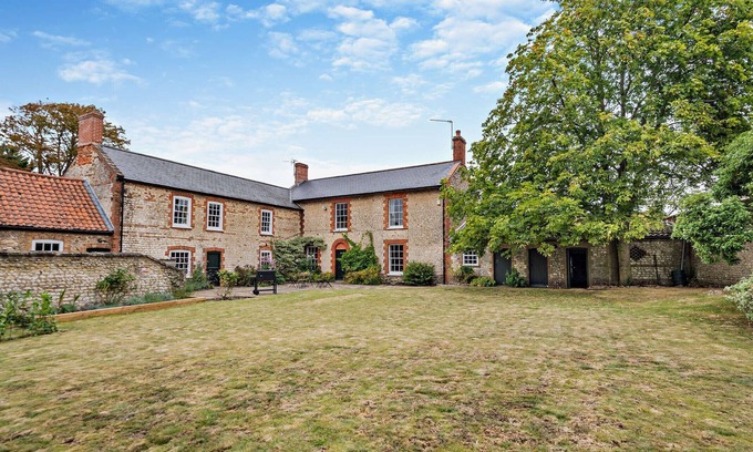Methwold House | Red House - Five Bedroom House, Sleeps 12