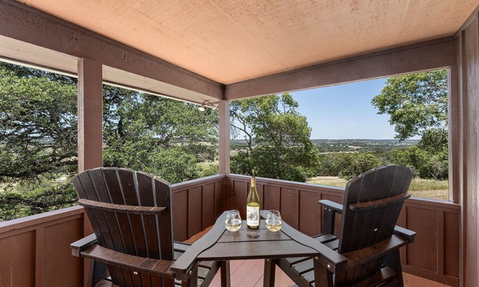 Fredericksburg House | Red Oak Cabin | Newly Renovated | Great Views