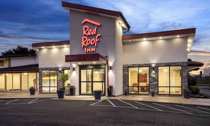 Niagara Falls Hotel | Red Roof Inn Niagara Falls