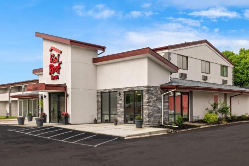 Niagara Falls Hotel | Red Roof Inn Niagara Falls