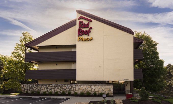 Willowbrook Hotel | Red Roof Inn PLUS+ Chicago - Willowbrook