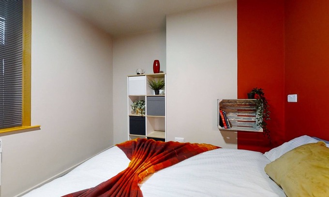 Worksop House | Red Room with city view