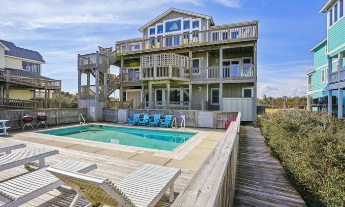 South Nags Head House | Red Snapper Inn | Oceanfront | South Nags Head | Sleeps 22