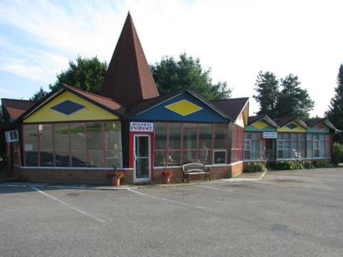 Algoma District Hotel | Red Top Motor Inn