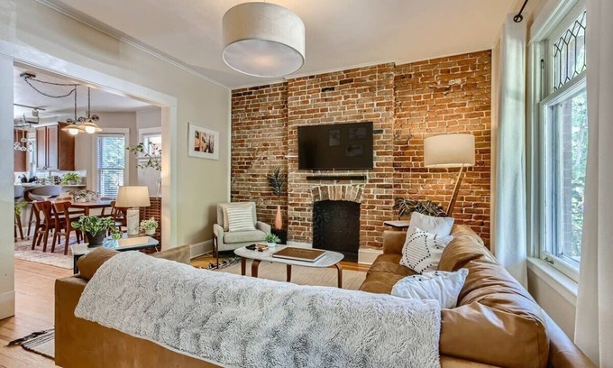 Washington Park West House | Redbrick Cottage/2BDRM/Wash Park/Yard