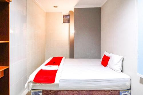 Surabaya Hotel | RedDoorz @ Citraland Surabaya