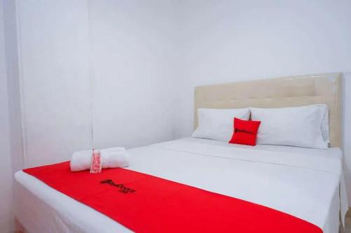 Makassar Hotel | RedDoorz near Mall Ratu Indah 3