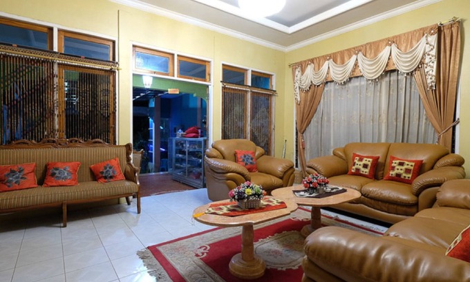 Kupang House | RedDoorz near Mangrove Forest Kupang