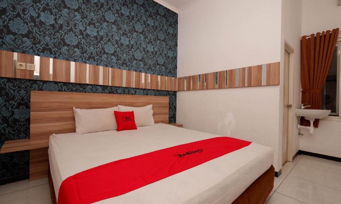 Semarang House | RedDoorz near Plaza Simpang Lima