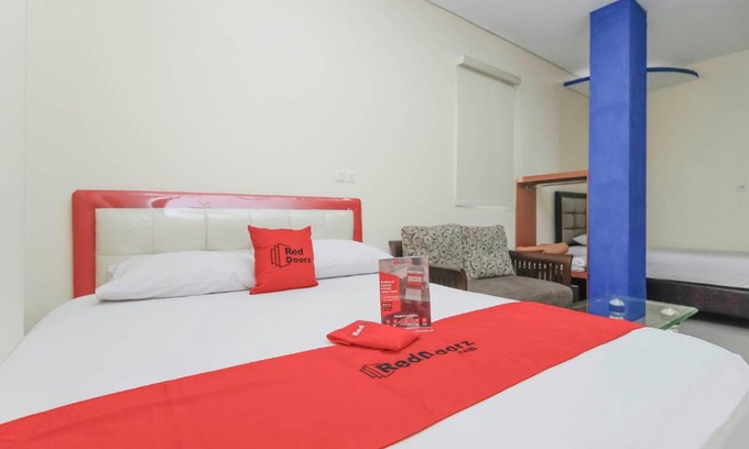 East Jakarta Hotel | RedDoorz Plus @ Jalan Pemuda Jakarta