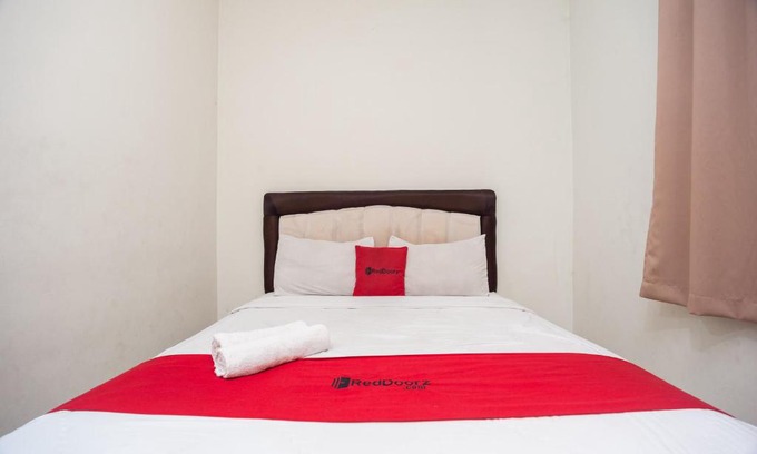 Bogor Tengah House | RedDoorz Plus near RS PMI Bogor
