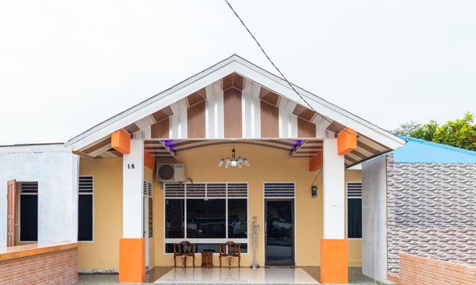 Medan House | RedDoorz Plus near Universitas Methodist Medan