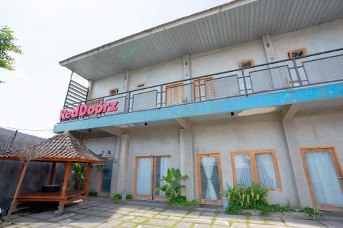 Mataram Hotel | RedDoorz Syariah near Lombok Epicentrum Mall