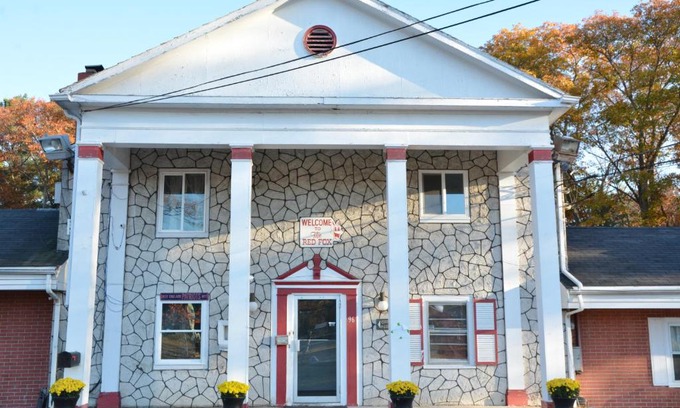 Foxboro Hotel | Redfox Motel