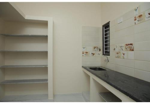 Chennai Hotel | Redfox Service Apartment DLF