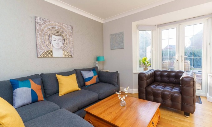 York House | Redgrave Detached home with free parking