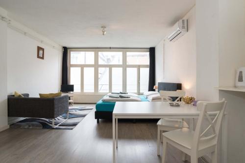 Red Light District Apartment | RedLight District Private Smokers Friendly Studio