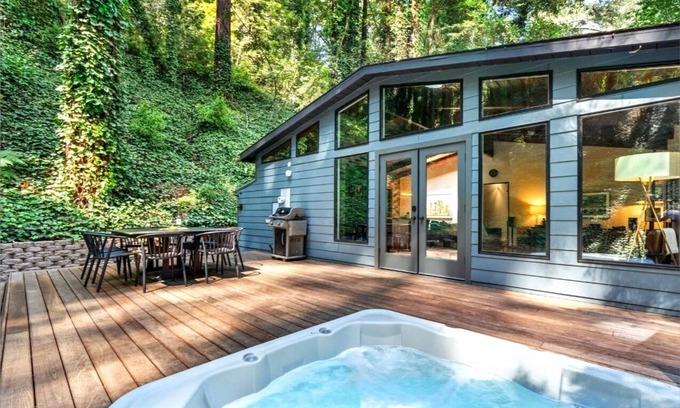 Monte Rio House | RedwoodHollow~Charming Forest Home! Redwoods-5-Star Reviews! HotTub/WiFi