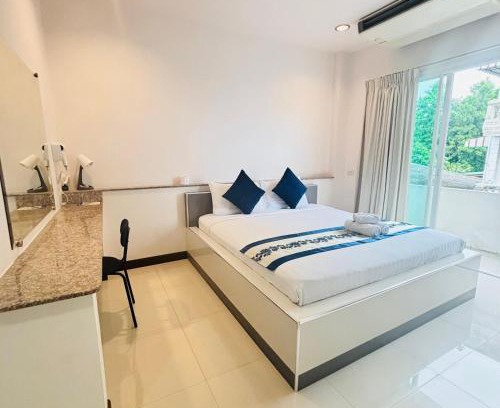 Samre Hotel | Ree- Riverside hotel