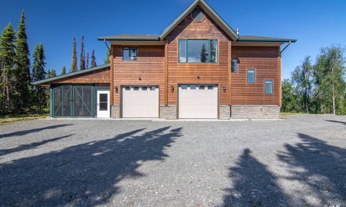 Soldotna House | Reel & Relax Riverfront Paradise