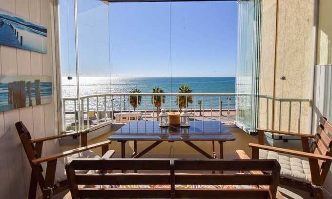 Torreblanca Apartment | Ref: 322 Sea front modern 3 bedroom apartment with amazing views