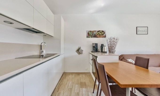 Mandelieu-la-Napoule Beach Apartment | Ref:3P30 Seasonal rental 3 rooms Mandelieu la Napoule facing port, beaches