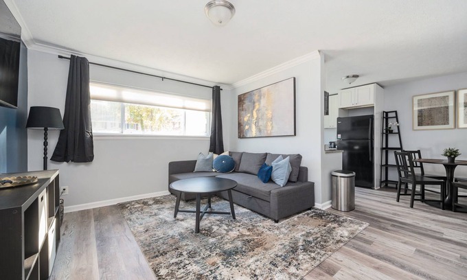 College Park Apartment | [REFRESHED] Quiet & Quaint 1BR 5min to airport and 15mins to downtown