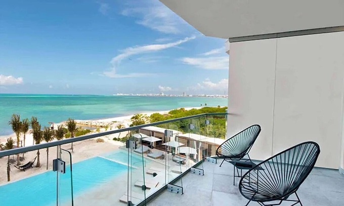 Downtown Cancun Hotel | Refreshing Getaway with Scenic Pool and Beach Access | 1 BR Oceanfront Stay