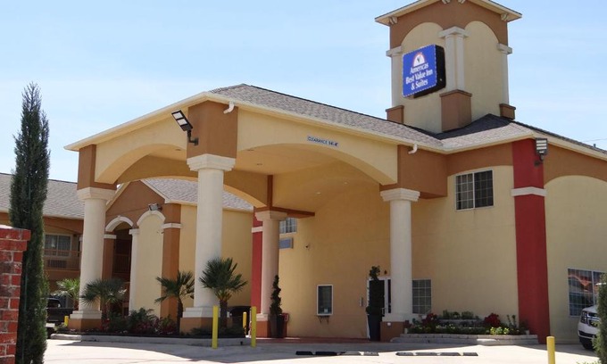 Baytown Hotel | Regency Inn & Suites - Baytown