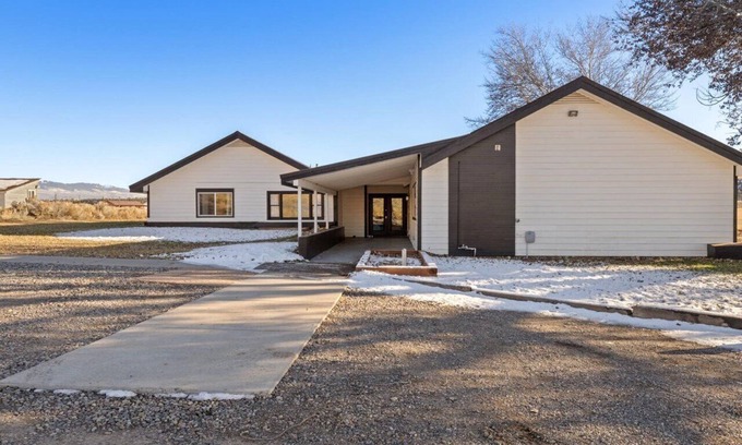 Montrose House | Reign Wild Ranch Retreat in The San Juan Mountains