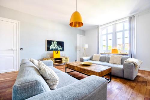 Reims City Centre Apartment | Reims CATHEDRALE JACUZZI LUXURIOUS PROPERTY