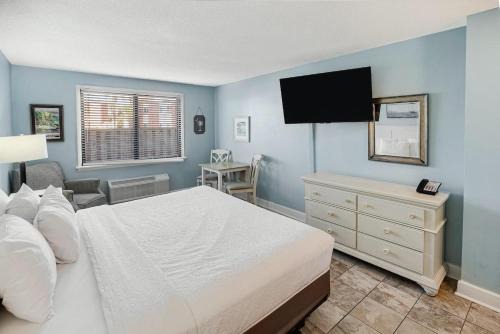 Litchfield by the Sea Apartment | Rejuvenate in a Resort View King Room 1st Floor