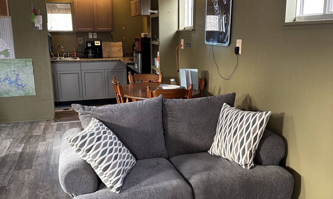 Bruno Cabin | Relax and have fun, at our cabin.15 mins from the Buffalo River. n
