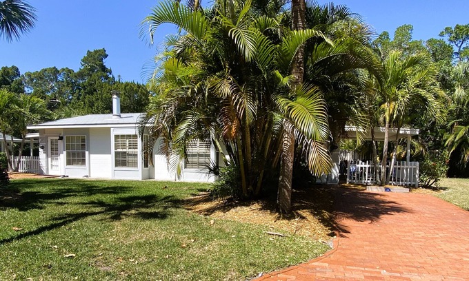 Whitney Beach Cottage | Relax and Recharge in this 1BR Cottage