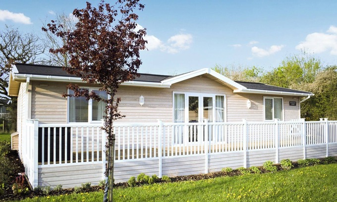 Hundall Cottage | Relax and refresh with a stay at Rosemary Lodge.