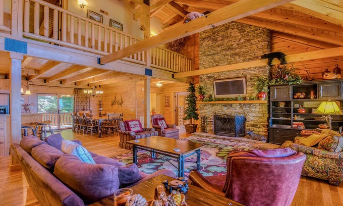Waynesville Cabin | Relax at 4100 Ft - Views of Smoky Mountain National Park