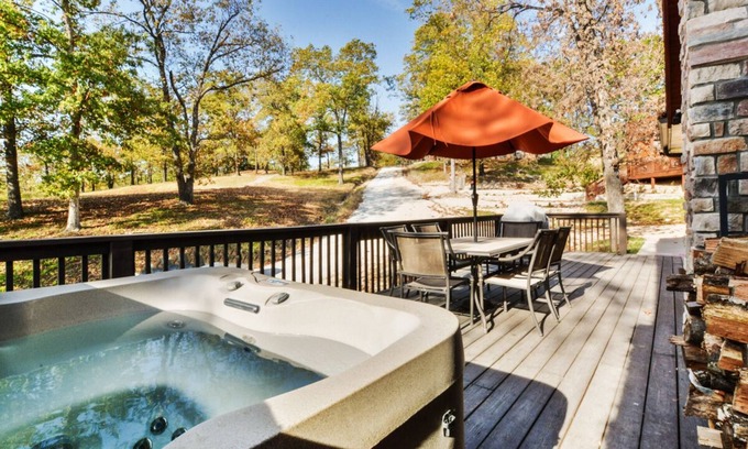 Branson Cedars Cabin | Relax at Moose Creek Cabin | 3 Bed, 3 Bath