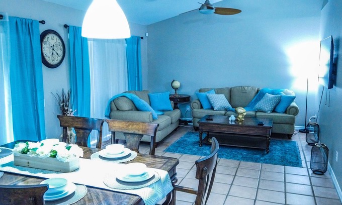 Temple Terrace House | Relax by the pool, casino fun just 5 mins away
