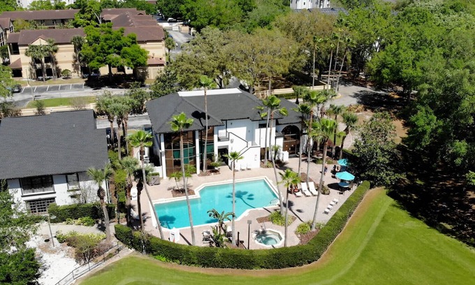 Florida Central Atlantic Coast Hotel | Relax in a Fully Equipped 3BR w/Kitchen & Pool Access – Minutes from Disney