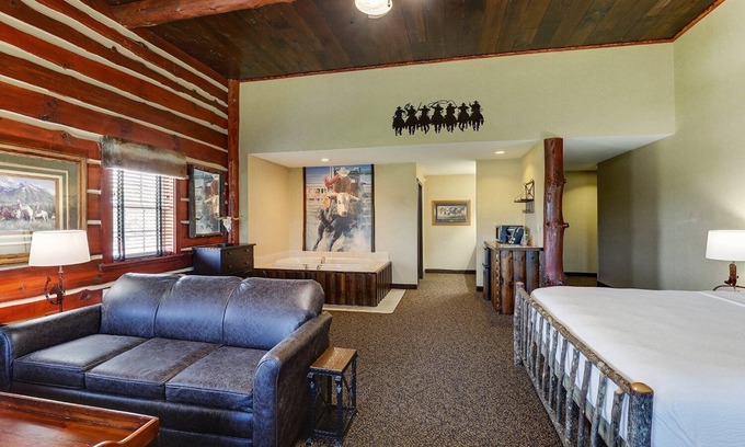 Columbia Hotel | Relax in Rustic Elegance at Columbia! Pool & On-site Bar | 3 Units