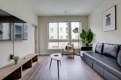 Jefferson Manor Apartment | Relax in Style Minutes from DC and Alexandria