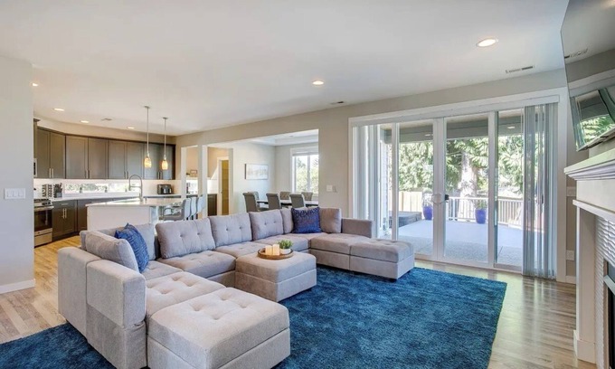 Lakewood House | Relax in Style: Spacious Lakewood Retreat w/AC & Hot Tub, Spacious, Luxury Home w/Hot Tub